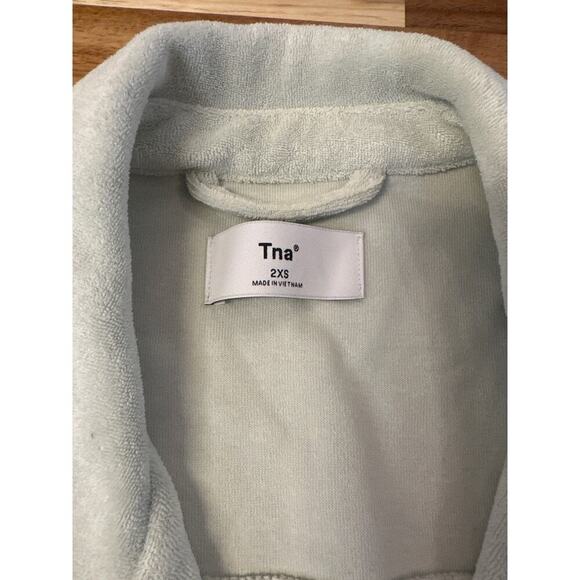 Aritzia TNA Terrycloth short sleeve button down Women’s shirt sz 2XS lt green - Picture 4 of 6